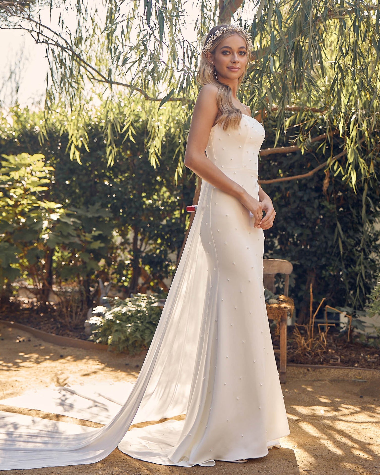 Elegant Pearl-Embellished Square Neck White Bridal Gown with Train NXQW963