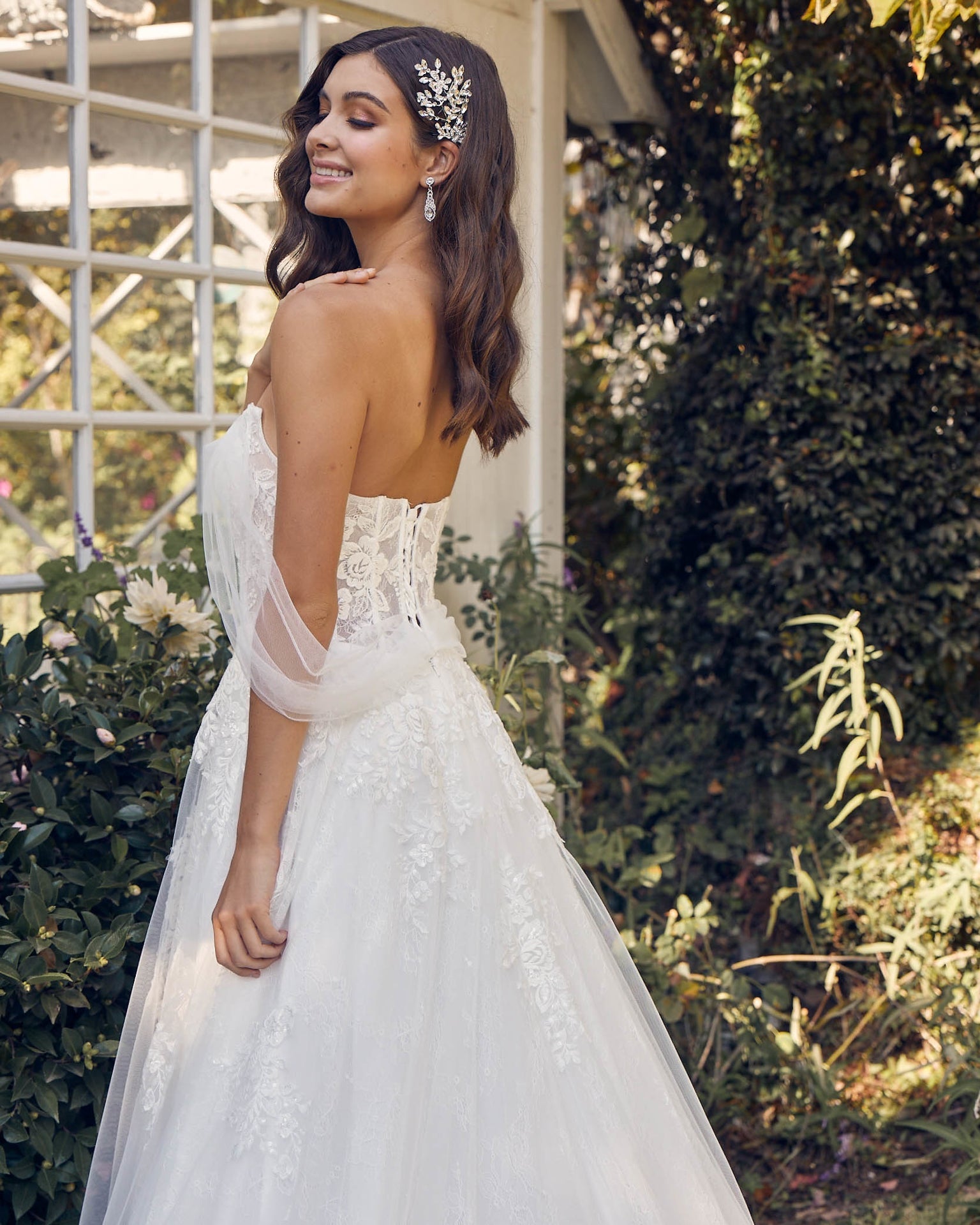 Off Shoulder A-Line Tulle Embroidered Lace Long Wedding Dress NXJE946