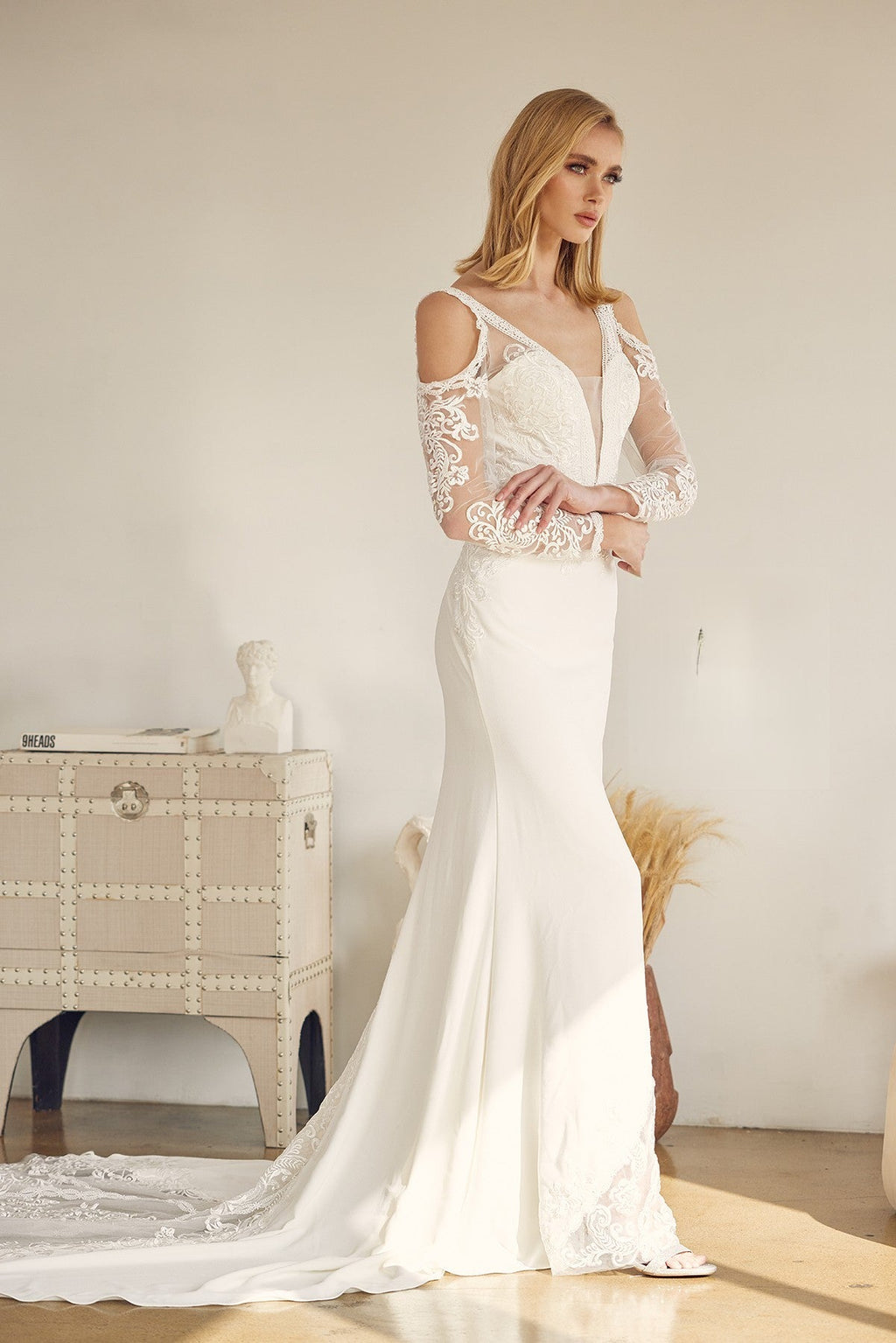 Elegant Cold Shoulder Lace Wedding Gown with Train NXJE916