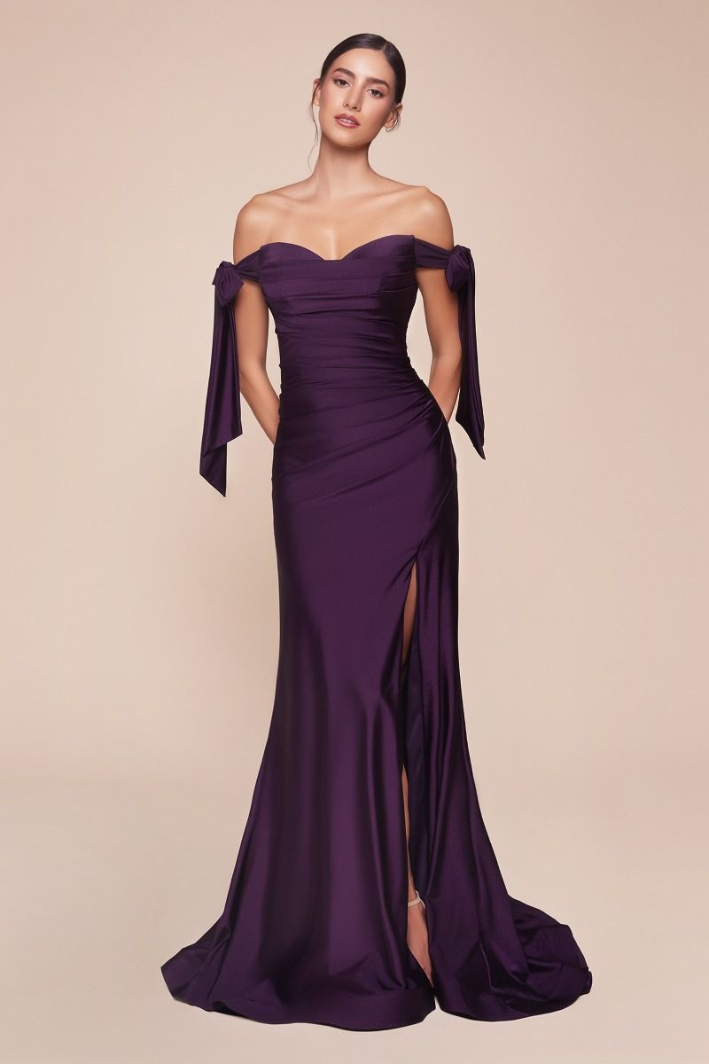 Plus Size Off-Shoulder Ruched Satin Gown with Slit – Curve-Hugging Elegance CDCD943C