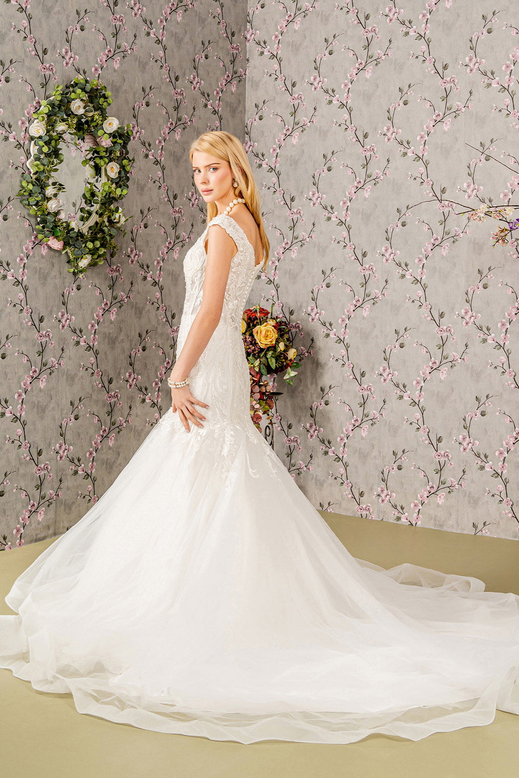 Jewel Embroidery Sheer Bodice Mesh Trumpet Long Wedding Dress GLGL3490